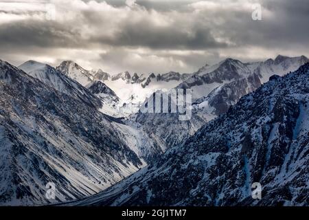 USA, Kalifornien, Eastern Sierra, Bishop, Blick auf die Berge der Sierra Nevada vom Highway 395 aus Stockfoto