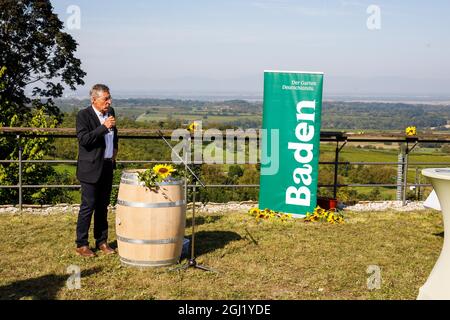 08. September 2021, Baden-Württemberg, Müllheim: Rainer Zeller, Präsident des Weinbauverbandes Baden, spricht während der Herbstpressekonferenz des Weinbauverbandes Baden. Foto: Philipp von Ditfurth/dpa Stockfoto