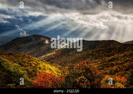 USA, North Carolina, Blue Ridge Parkway, Herbstfarbe von Bunches bald Overlook Stockfoto