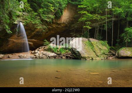 Old man's Cave Lower Falls, Hocking Hills State Park, Ohio Stockfoto