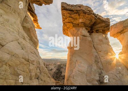 USA, Utah, Grand Staircase-Escalante National Monument. Die Felsformation „Devil's Garden“. Kredit als: Cathy & Gordon Illg / Jaynes Gallery / DanitaDel Stockfoto