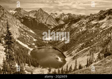 USA, Staat Washington. Wenatchee National Forest, Lake Ann, vom Maple Pass. Stockfoto