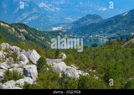 Touristisches Ziel des Lago di Cavedine, Lago Cavedine, Trient, Trentino, Italienische Seen, Italien Stockfoto