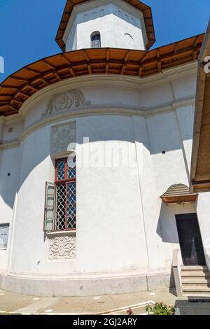 BUKAREST, RUMÄNIEN - 16. AUGUST 2021: Kloster Cernica in der Nähe der Stadt Bukarest, Rumänien Stockfoto