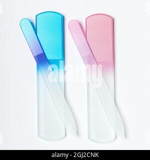 Glasnagelfeilen auf weißem Hintergrund Stockfoto