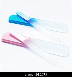 Glasnagelfeilen auf weißem Hintergrund Stockfoto