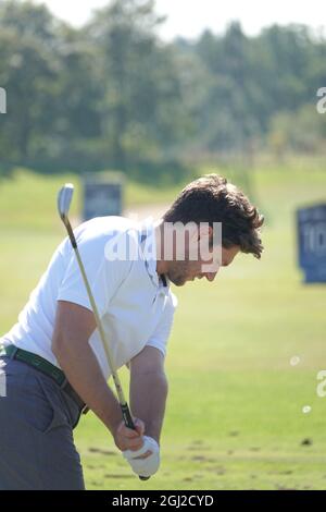 Wentworth, Surrey, Großbritannien. September 2021. Niall Horan erwärmt sich vor dem PGA European TourÕs Flaggschiff Event - der BMW/PGA Championship im berühmten Wentworth Club. Kredit: Motofoto/Alamy Live Nachrichten Stockfoto