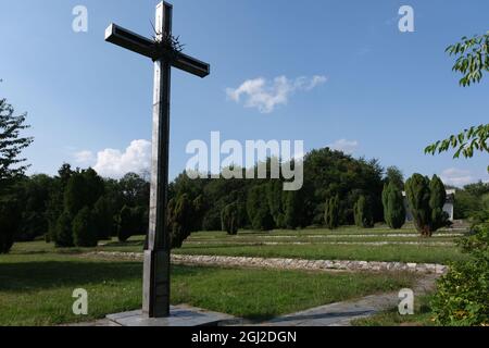 Lambinowice, Polen - 21. August 2021: friedhof und Gedenkstätte sowjetischer Kriegsgefangener. Etwa 40.000 starben im Lager Stalag 318 VIII F 344 Stockfoto