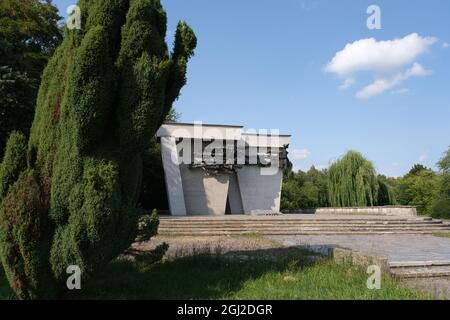 Lambinowice, Polen - 21. August 2021: friedhof und Gedenkstätte sowjetischer Kriegsgefangener. Etwa 40.000 starben im Lager Stalag 318 VIII F 344 Stockfoto