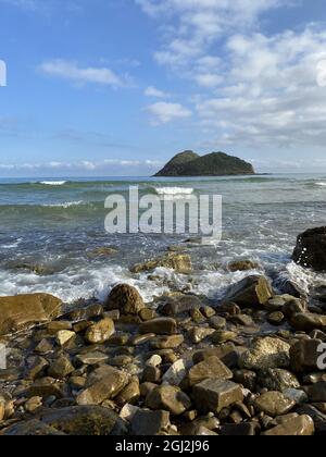 Panoramablick auf den strand von cala Iris am mediterranen Strand im Norden marokkos Stockfoto