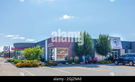 LUVERNE, MN, USA-21 AUGUST 2021: Gebäude und Schilder der der Rock County Historical Society. Stockfoto