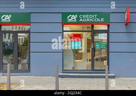 Belgrad, Serbien - 28. August 2021: Gebäude der französischen Kreditbank Agricole in Belgade, Serbien. Stockfoto