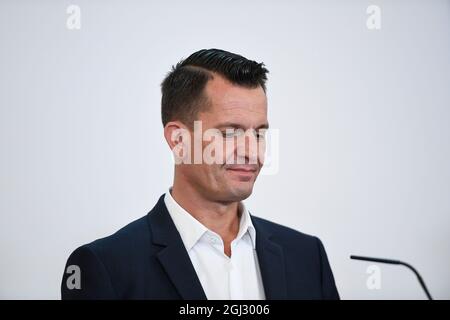 Wien, Österreich. September 2021. Datum der Medienöffentlichkeit der Bundesregierung. Presseerklärung im Anschluss an die Konferenz der Bundesregierung mit den Gouverneuren und Experten zu den neuen Corona-Maßnahmen. Bild zeigt Gesundheitsminister Wolfgang Mückstein. Stockfoto