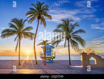 Lifeguardhouse at Sunrise Golden Hour Hollywood Beach Hollywood, Miami Beach Florida, USA Stockfoto