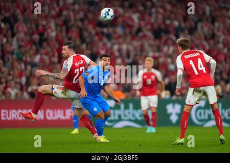 8. September 2021: Mohammad und Pierre Emile HÃ¸jbjerg aus Dänemark bei Dänemark gegen Israel, WM-Qualifikationsspiel im Parkenstadion, Kopenhagen, Dänemark. Kim Price/CSM Stockfoto