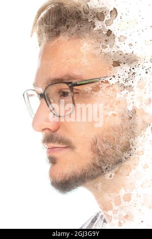 Paintographie. Kreatives Porträt eines Mannes vor weißem Hintergrund Stockfoto