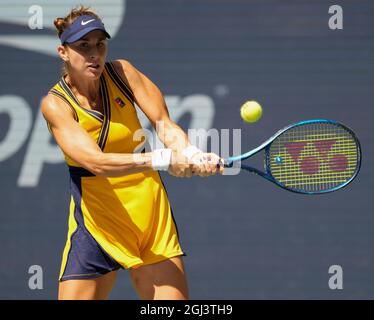 8. September 2021: Belinda Bencic (SUI) verliert Emma Raducanu (GBR), 6-3, 6-4 bei den US Open, gespielt im Billy Jean King National Tennis Center in Flushing, Queens, New York, {USA} © Jo Becktold/Tennisclix/CSM Stockfoto