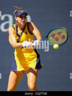 8. September 2021: Belinda Bencic (SUI) verliert Emma Raducanu (GBR), 6-3, 6-4 bei den US Open, gespielt im Billy Jean King National Tennis Center in Flushing, Queens, New York, {USA} © Jo Becktold/Tennisclix/CSM Stockfoto