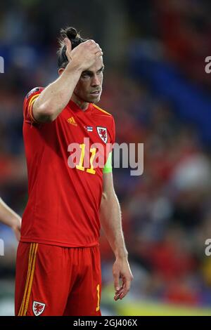 Cardiff, Großbritannien. September 2021. Gareth Bale aus Wales ist niedergeschlagen. FIFA-WM-Qualifikationsspiel, Gruppe E, Wales gegen Estland am Mittwoch, den 8. September 2021, im Cardiff City Stadium in Cardiff, Südwales. Nur zur redaktionellen Verwendung. Bild von Andrew Orchard/Andrew Orchard Sports Photography/Alamy Live News Credit: Andrew Orchard Sports Photography/Alamy Live News Stockfoto