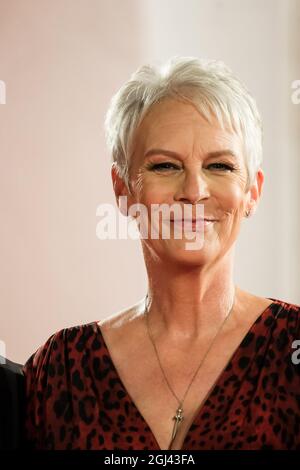 Venedig, Italien. September 2021. Jamie Lee Curtis posiert bei der Weltpremiere von HALLOWEEN KILLS während der 78. Internationalen Filmfestspiele von Venedig am Mittwoch, den 8. September 2021 im Palazzo del Cinema, Lido di Venezia, Venedig. Bild nach Kredit: Julie Edwards/Alamy Live News Stockfoto