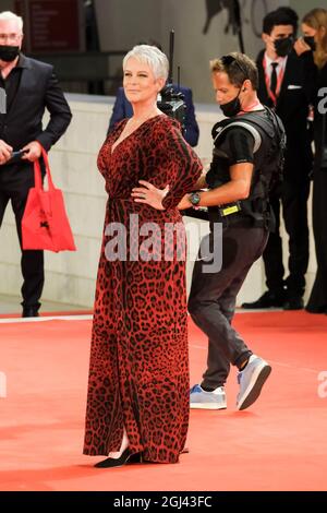 Venedig, Italien. September 2021. Jamie Lee Curtis posiert bei der Weltpremiere von HALLOWEEN KILLS während der 78. Internationalen Filmfestspiele von Venedig am Mittwoch, den 8. September 2021 im Palazzo del Cinema, Lido di Venezia, Venedig. Bild nach Kredit: Julie Edwards/Alamy Live News Stockfoto