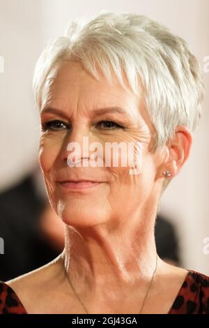 Venedig, Italien. September 2021. Jamie Lee Curtis posiert bei der Weltpremiere von HALLOWEEN KILLS während der 78. Internationalen Filmfestspiele von Venedig am Mittwoch, den 8. September 2021 im Palazzo del Cinema, Lido di Venezia, Venedig. Bild nach Kredit: Julie Edwards/Alamy Live News Stockfoto