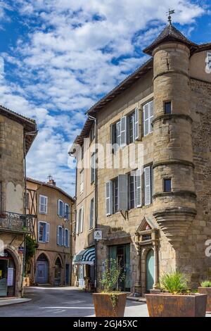 Blick auf den Place de la République in Saint-Léonard-de-Noblat, Haute-Vienne (87), Frankreich. Stockfoto