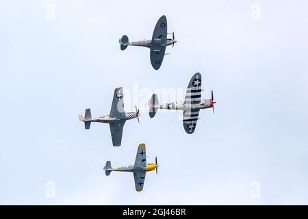 Ultimate Warbird Flights, The Buchon, Supermarine Spitfire, P-47D Thunderbolt „Nellie“ und TF-51D Mustang „conträren Mary“, Bournemouth Air Sh Stockfoto