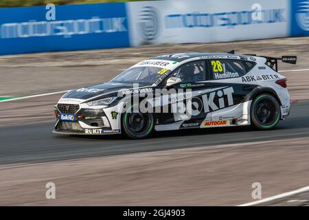 Nicolas Hamilton in einem Cupra Leon bei der BTCC-Veranstaltung in Thruxton im August 2021 Stockfoto