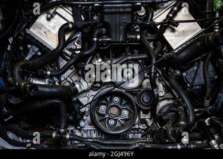Moderner Automotor. Nahaufnahme, abstrakter Maschinenhintergrund. Stockfoto