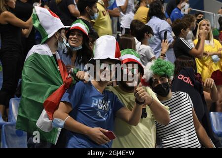 Reggio Emilia, Italien, 8. September 2021. Unterstützer (Italien) beim Qualifikationsspiel der FIFA Fußball-Weltmeisterschaft Katar 2022 zwischen Italien 5-0 Litauen am 8. September 2021 im Mapei-Stadion in Reggio Emilia Italien. Quelle: Maurizio Borsari/AFLO/Alamy Live News Stockfoto