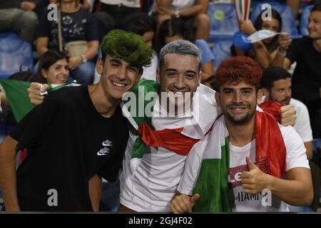 Reggio Emilia, Italien, 8. September 2021. Unterstützer (Italien) beim Qualifikationsspiel der FIFA Fußball-Weltmeisterschaft Katar 2022 zwischen Italien 5-0 Litauen am 8. September 2021 im Mapei-Stadion in Reggio Emilia Italien. Quelle: Maurizio Borsari/AFLO/Alamy Live News Stockfoto