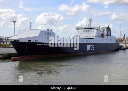 Am 15. Juni 2021 wird das RO-RO-Frachtschiff Selandia Seaways im Hafen von Cuxhaven vertäut. Stockfoto