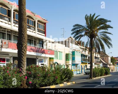 Rua de Praia oder Avenida da Republica. Stadt Mindelo, ein Seehafen auf der Insel Sao Vicente, Kap Verde. Afrika Stockfoto