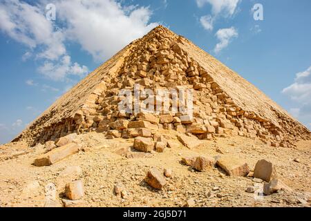 Nilexpedition, Dahshur (in der Nähe von Giza, am Westjordanland). Bent Pyramid, gebaut von und für die 4. Dynastie Pharao Sneferu 2600 v. Chr. Stockfoto