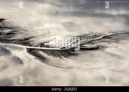 Afrika, Tansania, Luftbild von Mustern der eingehenden Daten in flachen Salz Wasser des Lake Natron Stockfoto