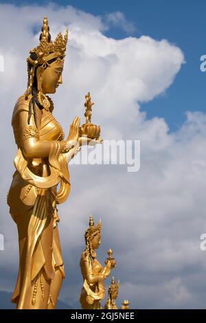 Bhutan, Thimphu. Kuensel Phodrang, aka Buddha Point, Goldene Bodhisattva Statuen. Stockfoto