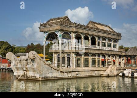 Asien, China, Peking, Marmorboot im Sommerpalast der Kaiserin Cixi Stockfoto