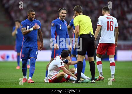 Der Engländer Jack Grealish reagiert auf den Schiedsrichter Daniel Siebert während des FIFA-WM-Qualifikationsspiels 2022 im PGE Narodowy Stadium in Warschau. Bilddatum: Mittwoch, 8. September 2021. Stockfoto