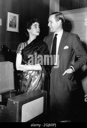 Gottfried von Cramm und Barbara Woolworth Hutton amerikanische Sozialistin in Sari leugnen die Romanze, die sie im Haus von Cramm gesehen hat 9. November 1951 Stockfoto