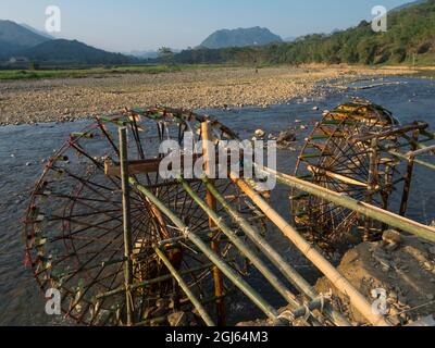 Vietnam, Pu Luong Nature Reserve. Wasserrad auf dem Cham River. Stockfoto