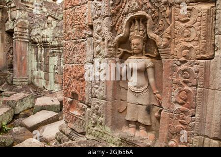 Kambodscha, Angkor Wat, Schnitzereien von Aspara-Tänzern im Khmer-Tempelkomplex aus dem 12. Jahrhundert (UNESCO-Weltkulturerbe). Stockfoto