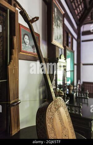 Kambodscha, Battambang. Wat Kor Village, Bun Roerng House, traditionelles Khmer Holzhaus im Inneren. Stockfoto