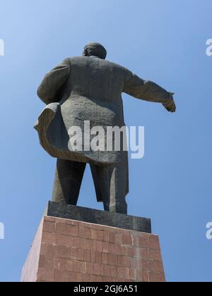 Lenin-Statue auf der Lenin-Allee. Stadt Osch im Fergana-Tal nahe der Grenze zu Usbekistan, Kirgisistan Stockfoto