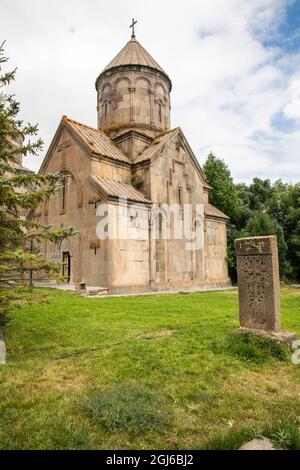 Armenien, Tsachkadzor. Kecharis-Kloster. Ein mittelalterlicher Klosterkomplex aus dem 11. Jahrhundert. Außenansicht der Katoghike Kirche. Stockfoto