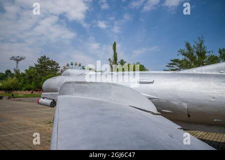 Armenien, Jerewan. Der Mutter-Armenien-Park aus der Sowjetzeit und die Mig-17-Düsenjäger aus der Sowjetzeit. Stockfoto