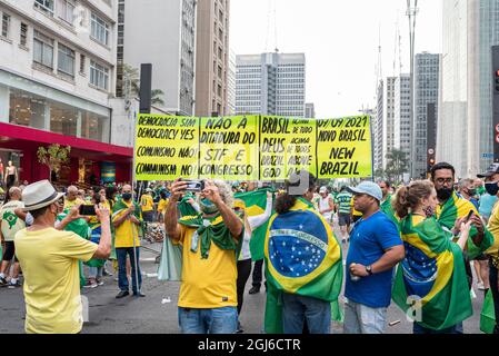 Brasilianer protestierten am 7. September und zeigten Unterstützung für den Präsidenten Jair Messias Bolsonaro Stockfoto