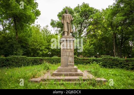 Armenien, Yeghegnadzor. Mikoyan Park mit Statue von Anastas Mikoyan, Mitglied des Politbüros der Sowjetzeit. Stockfoto