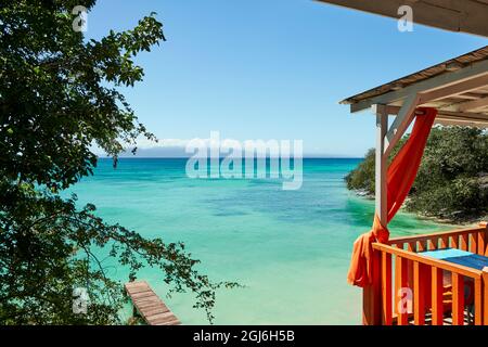 Karibik, Französisch-Westindien, Guadeloupe. Marie-Galante, Teil von Frankreich. Blick vom Restaurant L 'Eden Voile in der Nähe der Stadt Saint Louis Stockfoto