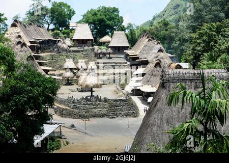 Überblick über das traditionelle Dorf Bena auf der Insel Flores, Ost-Nusa Tenggare, Indonesien. Stockfoto